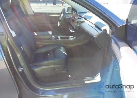 2023 Tesla Model Y Awd/Long Range Dual Motor All-Wheel Drive z USA, uszkodzony, nr VIN 7SAYGDEE7PA147213